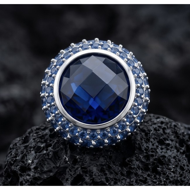 Julietta 14.8 carat London Blue Topaz .925 Sterling Silver handmade Statement Ring size 6 - Close-up of Julietta 14.8 carat London Blue Topaz in sterling silver.