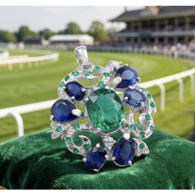 Giovanna - Victorian style - 29.5 carat Authentic Emerald .925 Sterling Silver handcrafted Pendant Brooch - Close-up of Victorian style emerald and blue gemstone pendant.