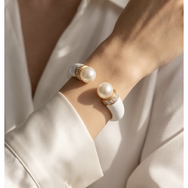White Enamel Vintage style Luxurious Created Pearl Hinge golden Bangle Bracelet - photo 1