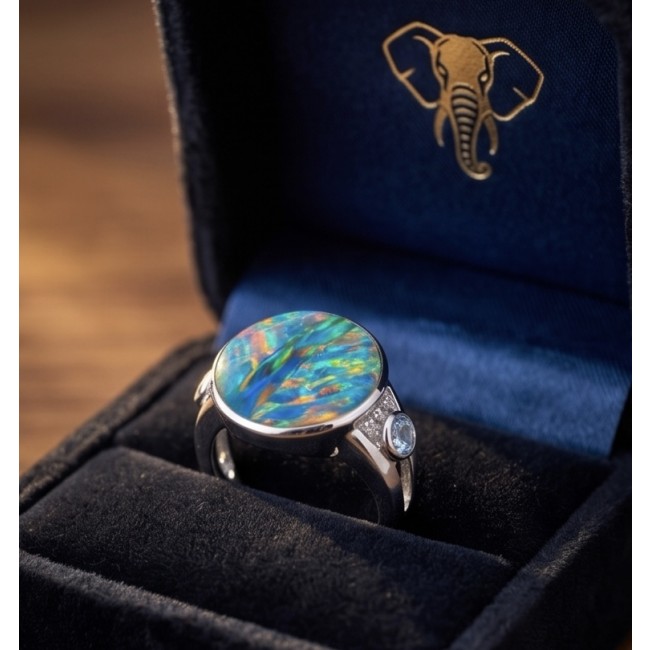 Endless Ocean Genuine 17.5 carat doublet Australian Opal .925 Sterling Silver handmade Ring size 6 3/4 - Close-up of Endless Ocean ring with 17.5 carat doublet Australian Opal