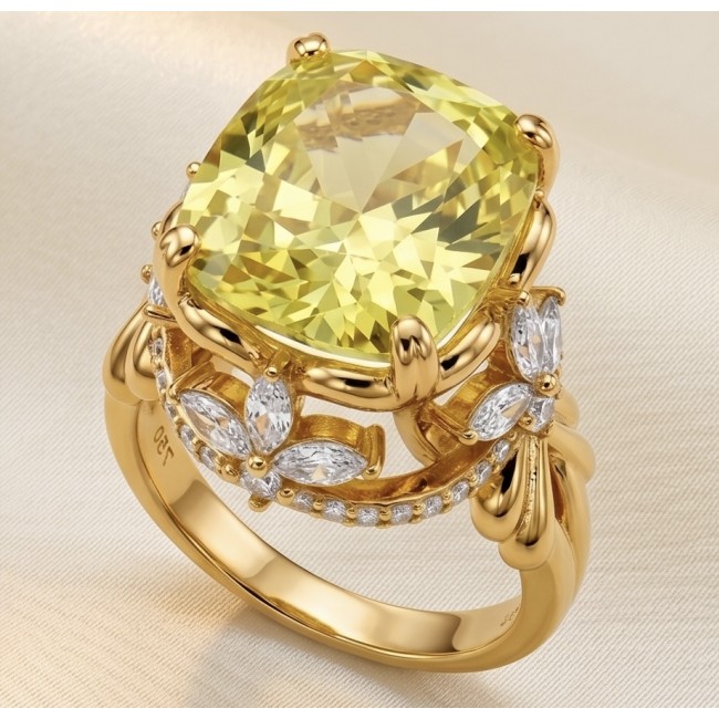 Authentic princess cut 18.8 carat yellow Sapphire 22K Gold over .925 Sterling Silver handmade Ring s. 7 - Close-up of yellow sapphire ring with intricate gold and diamond setting.