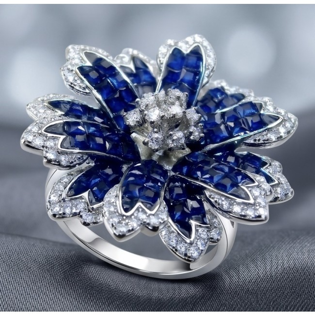 Blue Flower 12.2 carat natural Sapphire .925 Sterling Silver Perfectly handcrafted Ring s. 7 1/4 - Blue flower sapphire ring close-up, 12.2 carat, .925 sterling silver.