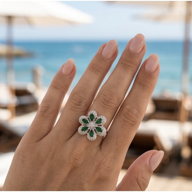 Giovanna - Authentic 10.9 carat Colombian Emerlad .925 Sterling Silver Silver dipped in Rhodium handcrafted Ring size 8 - Ring worn on hand, featuring 10.9 carat Colombian emeralds in flower shape.