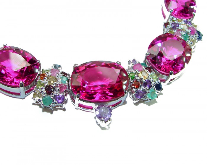 Tiffany - Magnificent 183.5 carat Pink Sapphire .925 Sterling Silver handcrafted Large Statement necklace - Close-up of Tiffany pink sapphire necklace with multicolored gems
