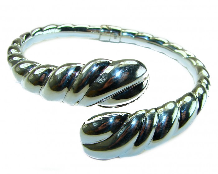 Italy made Bracelet in best quality highly polished .925 Sterling Silver - Top view of highly polished .925 sterling silver bracelet.