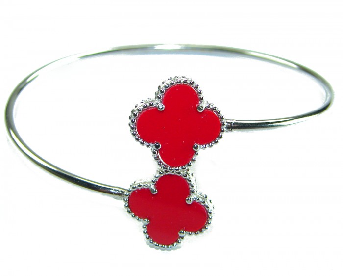 A Red four-leaf clover Coral .925 Sterling Silver handcrafted Bracelet - Red four-leaf clover bracelet, top view, coral in .925 sterling silver