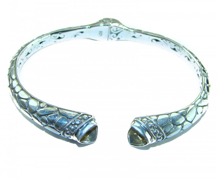 6.5 carat Amethyst .925 Sterling Silver handcrafted Statement Bali made Bracelet - Sterling silver bracelet with amethyst, top view.