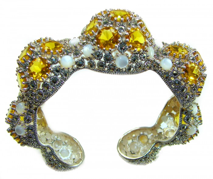 Dolce Vita - Precious Natural 66.5 carat Citrine .925 Sterling Silver handcrafted LARGE bracelet - Top view of jeweled bracelet with yellow citrine stones and pearls