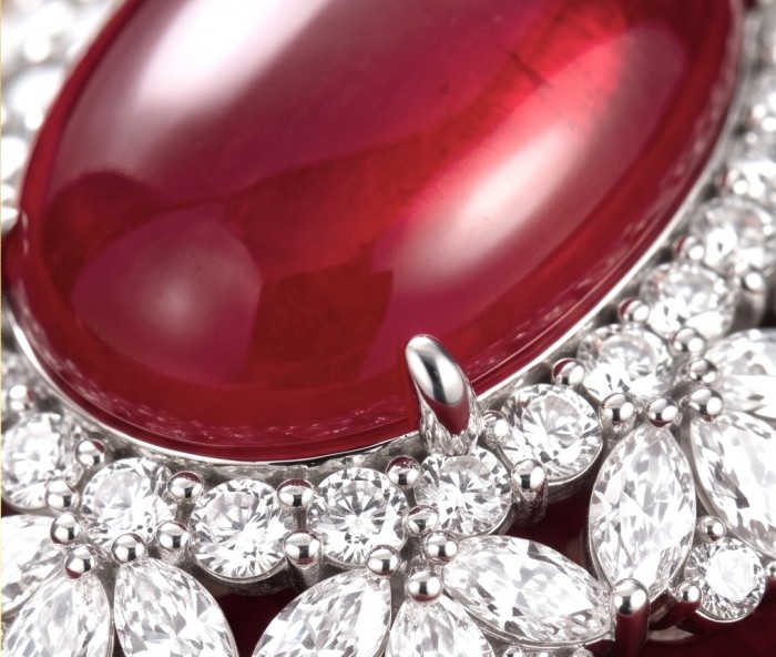 Giovanna 23.2 carat authentic Mozambique Ruby .925 Sterling Silver handmade Pendant - Close-up of Mozambique ruby with diamond accents in silver setting