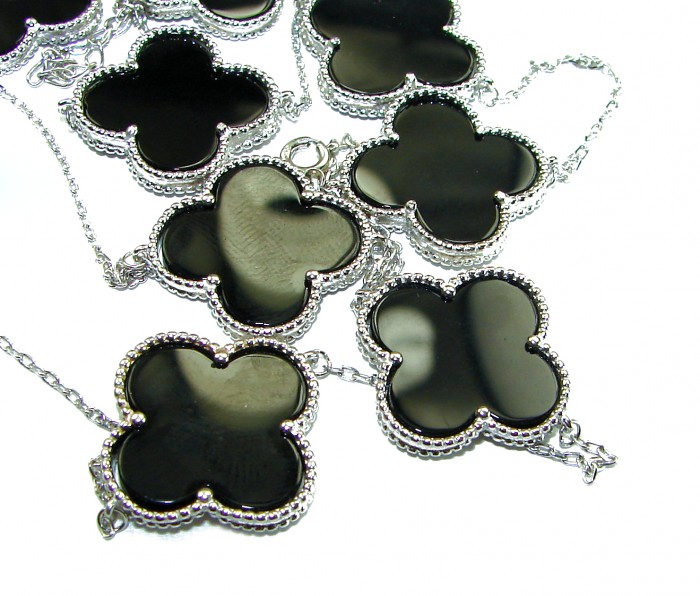 38 inches Outstanding authentic inlay ONYX Lucky Four Leaf Clover .925 Sterling Silver necklace - Close-up of onyx four-leaf clover necklace with silver chain