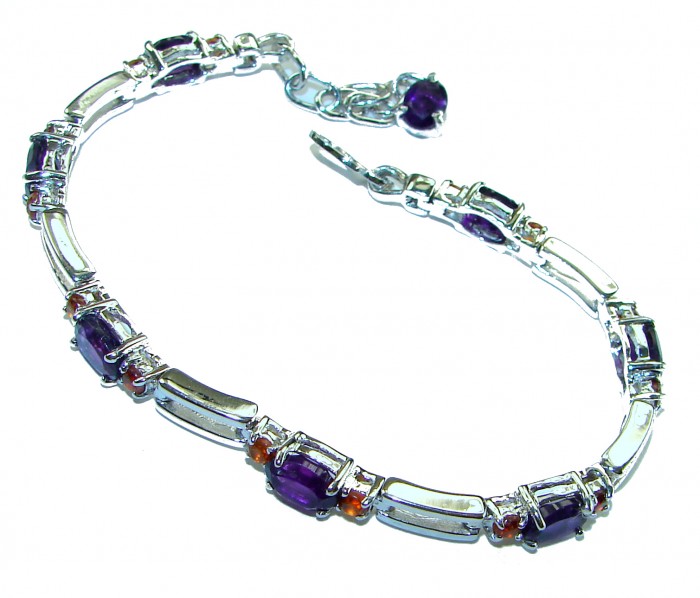 Dolce Vita - Precious Natural 22.5 carat Amethyst .925 Sterling Silver handcrafted bracelet - Amethyst bracelet, top view, silver links and clasp visible