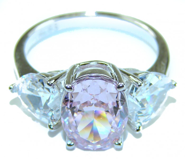 Real Diva oval cut Pink Kunzite .925 Silver handcrafted Cocktail Ring s. 7 - Close-up of oval cut pink kunzite ring in .925 silver setting.