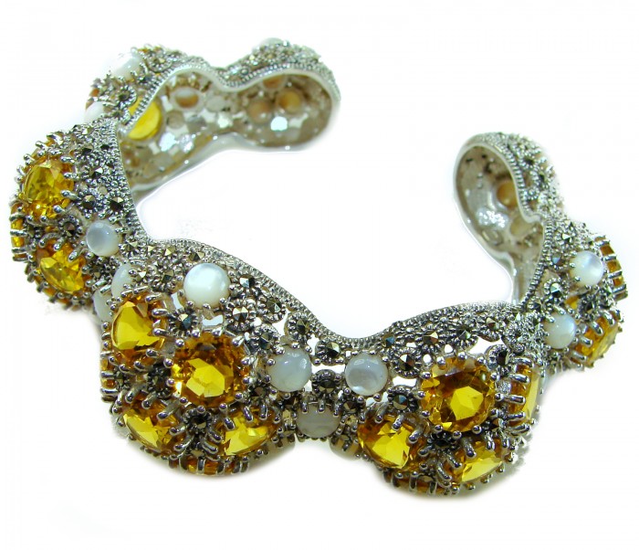 Dolce Vita - Precious Natural 66.5 carat Citrine .925 Sterling Silver handcrafted LARGE bracelet - Top view of Dolce Vita Citrine bracelet with intricate gemstone details