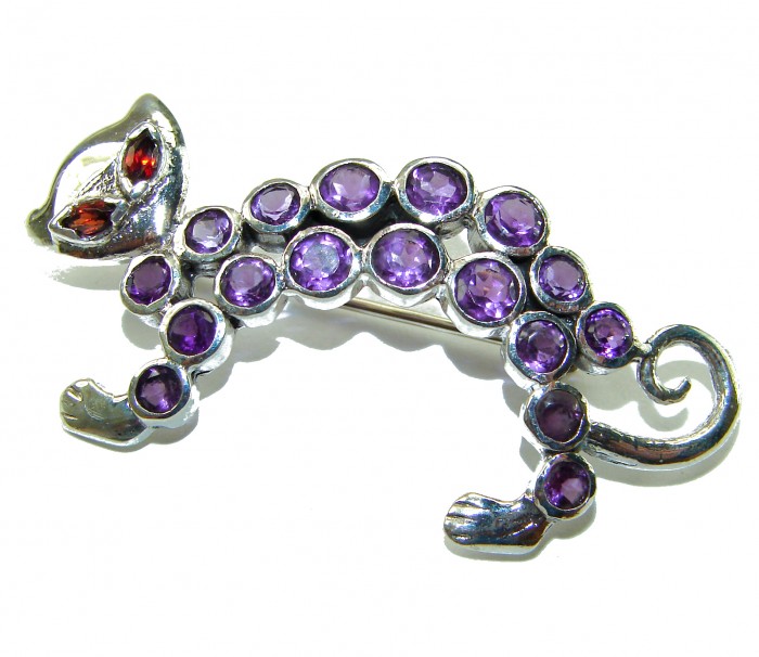 Purple Cat - 16.8 carat Natural Amethyst .925 Sterling Silver handmade Pendant Brooch - Purple cat brooch with amethyst stones, front view.