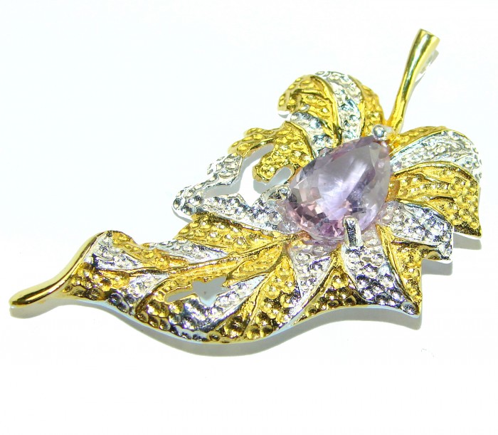 Precous Leaf Genuine Amethst 18K Gold over .925 Sterling Silver handcrafted Statement pendant - Leaf-shaped amethyst pendant, 18K gold and silver, top view.