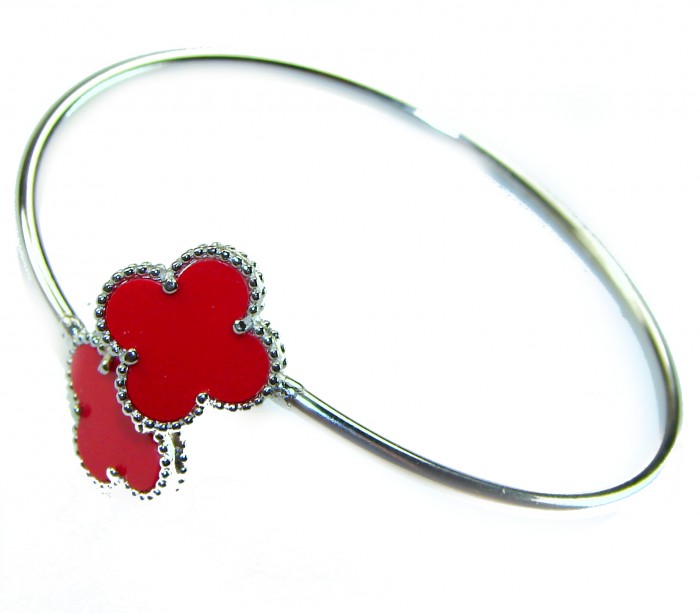 A Red four-leaf clover Coral .925 Sterling Silver handcrafted Bracelet - Side view of red four-leaf clover coral bracelet in sterling silver.