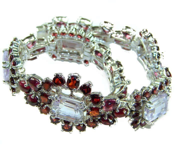 Tiffany - Magnificent 245.5 carat Pink Amethyst Garnet .925 Sterling Silver handcrafted Heavy Bracelet - Close-up of Tiffany bracelet with pink amethyst and garnet stones