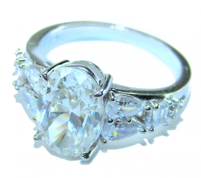 Art Deco 10.2 carat White Topaz .925 Silver handcrafted Cocktail Ring s. 8 1/4 - Close-up of Art Deco 10.2 carat white topaz silver ring.