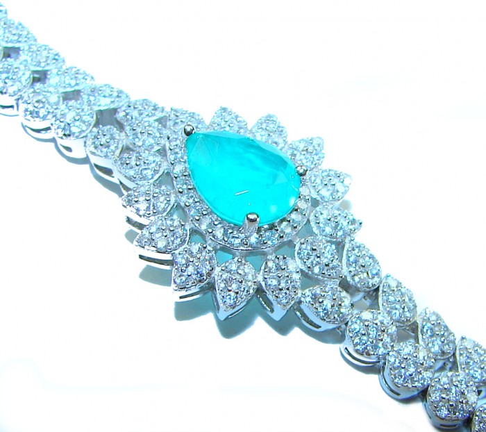 Beauty of Nature- natural 6.5 carat Emerald .925 Sterling Silver handmade Statement Bracelet - Close-up of sterling silver bracelet with 6.5 carat emerald centerpiece