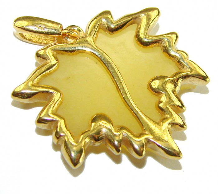Golden Leaf Buttescotch Baltic Amber .925 Sterling Silver dipped in 18K Gold handmade pendant - Golden leaf Baltic amber pendant, top view close-up.