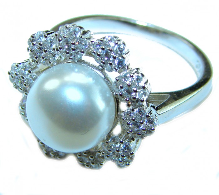 White Flower freshwater Pearl .925 Sterling Silver brilliantly handcrafted ring s. 8 - Close-up of white flower pearl ring in sterling silver.