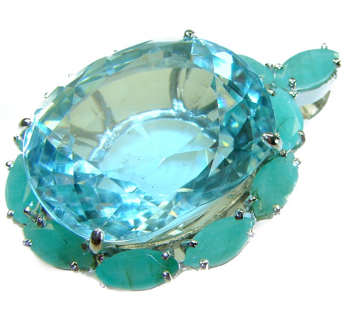 Eau Pure authentic 29.5 carat Aquamarine Emerald .925 Sterling Silver Handcrafted pendant - Close-up of 29.5 carat aquamarine emerald jewelry piece