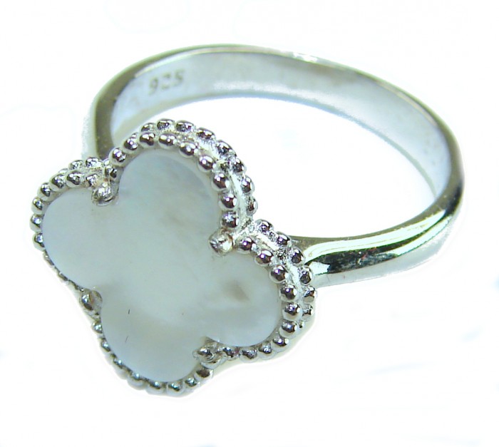 A four-leaf clover Blister Pearl .925 Sterling Silver handcrafted ring s. 8 - Four-leaf clover ring, top view, Blister Pearl, .925 Sterling Silver.