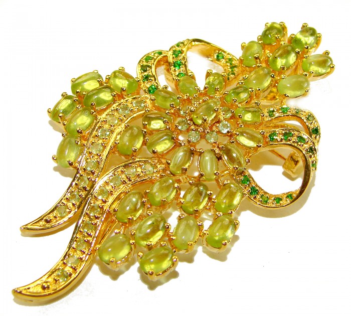 Precious Genuine 65.5 carat Peridot from Egypt .925 Sterling Silver dipped on 18K Gold handmade Pendant - Brooch - Gold brooch with Egyptian peridot stones, top view.