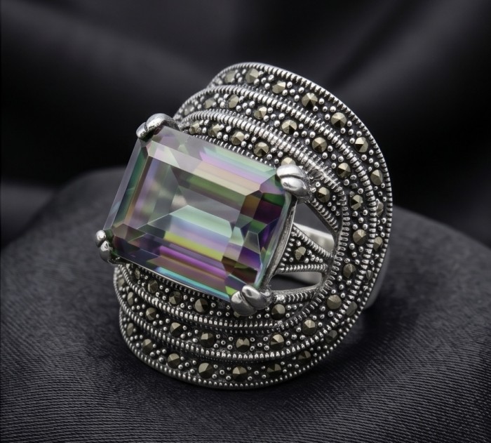 Big Dreamer Massive 17.8 carat Mystic Topaz .925 Sterling Silver handcrafted Large ring size 8 - Close-up of 17.8 carat Mystic Topaz ring in .925 sterling silver.