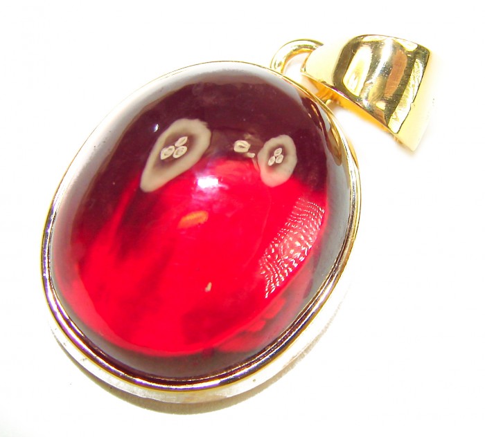Francesca - authentic 22.5 carat Star Ruby 18K Gold over .925 Sterling Silver handcrafted Pendant - Close-up of Francesca 22.5 carat star ruby pendant in 18K gold.