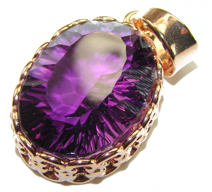 Mademoiselle - 22.5 carat natural Amethyst .925 Sterling Silver dipped in 18K Rose Gold handcrafted Pendant - Close-up of Mademoiselle amethyst pendant in gold setting
