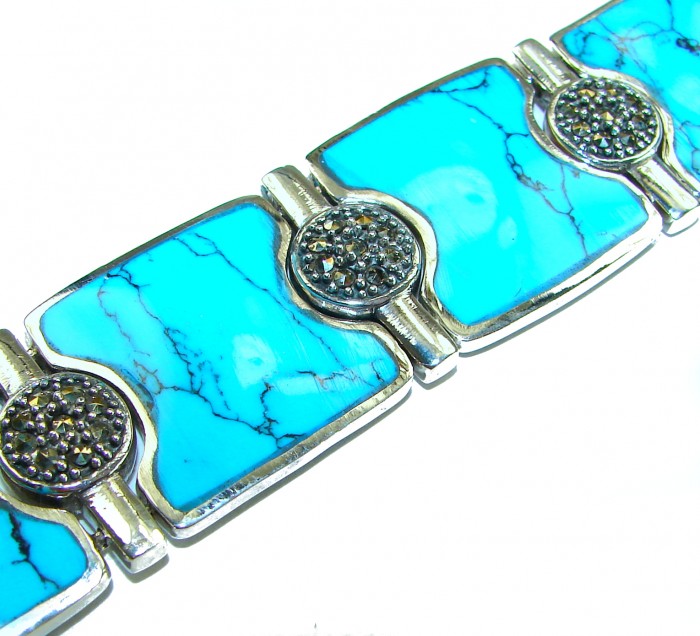 Luxurious one of a kind 65.8 carat Sleeping Beauty Turquoise .925 Sterling Silver handmade Bracelet - Close-up of 65.8 carat Sleeping Beauty Turquoise bracelet detail
