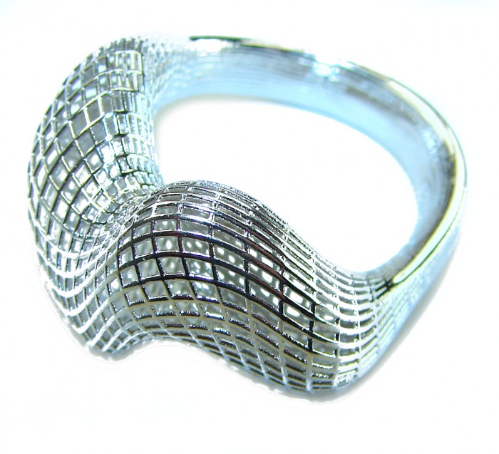 Eternity Bali made .925 Sterling Silver ring size 7 1/2 - Angle view of .925 Sterling Silver ring with wavy grid pattern.