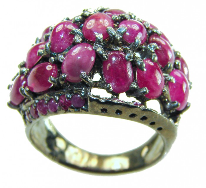 Bella Rosa Genuine 22.8 carat Ruby .925 Sterling Silver dipped in black rhodium Statement Ring size 9 - Ruby and sterling silver ring, side view close-up.