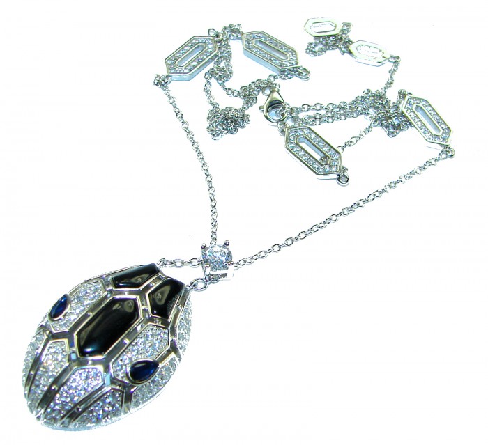 Great Masterpiece Snake's Head genuine 4.1 carat Onyx Blister Pearl .925 Sterling Silver handmade necklace - Necklace with gemstone pendant and decorative chain, top view.