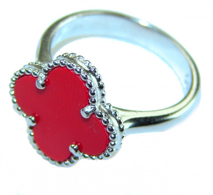 A four-leaf clover Coral .925 Sterling Silver handcrafted ring s. 7 - Red clover ring in .925 silver, top view with beaded edge detail.