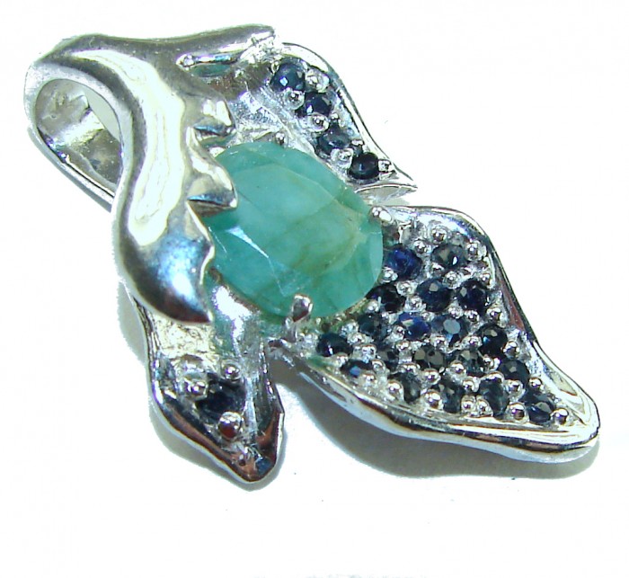 Authentic 4.5 carat Emerald Sapphire .925 Sterling Silver handcrafted Pendant - Emerald sapphire pendant, close-up, with .925 sterling silver detail.
