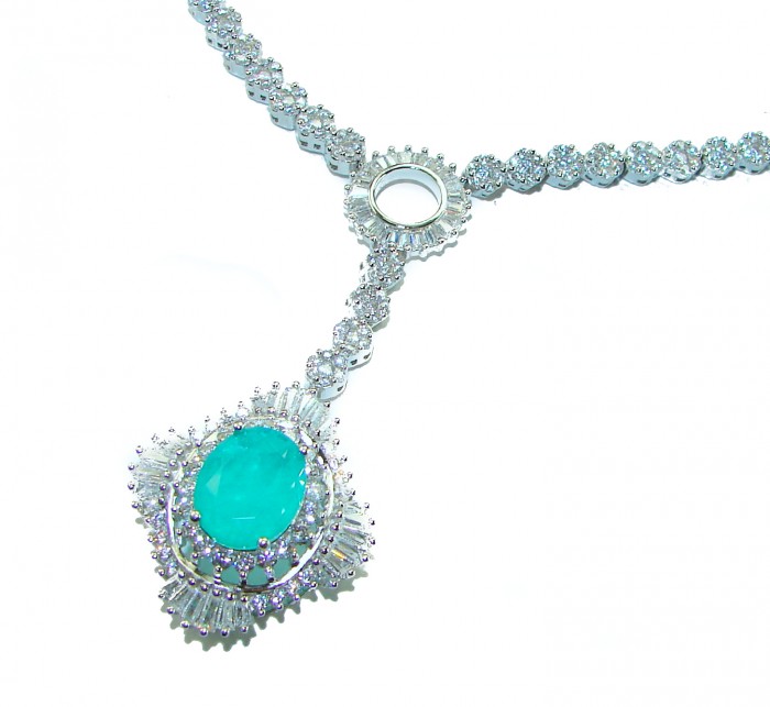 Vintage style - Timless Beauty - 10.5 carat Colombian Emerald 14.8 carat White Topaz .925 Sterling Silver handcrafted Statement necklace - Close-up of vintage necklace with 10.5 carat Colombian emerald pendant