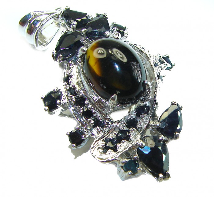 Mademoiselle - Vintage Design 18.4 CARAT Sapphire .925 Sterling Silver handcrafted Pendant - Close-up of Mademoiselle vintage design with sapphires and central stone.