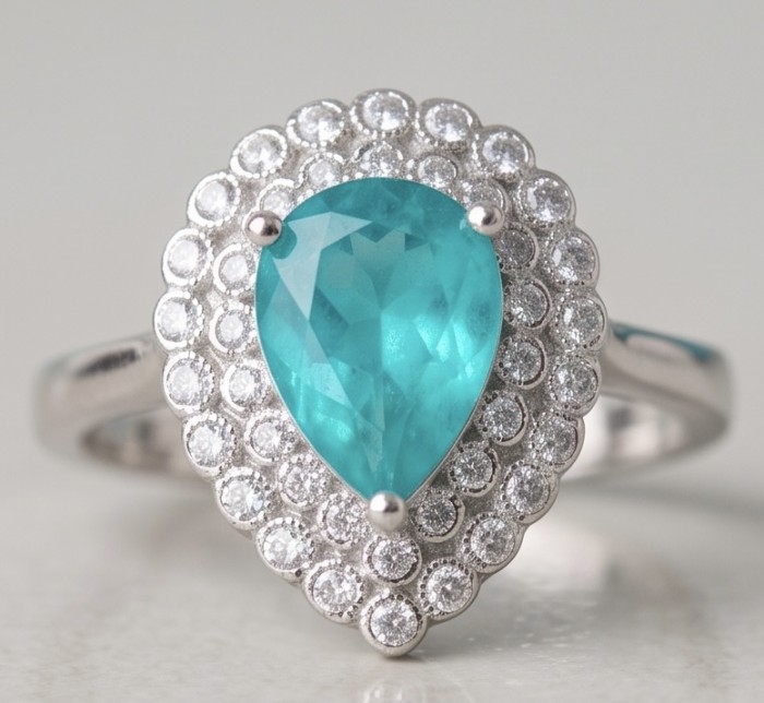 Isabella 4.2 carat Colombian Emerald .925 Sterling Silver dipped in Rhodium handcrafted Ring size 8 1/4 - Close-up of Isabella 4.2 carat Colombian emerald in sterling silver ring