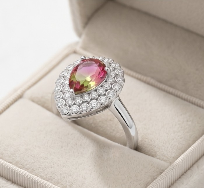 6.8 carat Brazilian Tourmaline .925 Sterling Silver Perfectly handcrafted Ring s. 7 - Close-up of tourmaline ring in silver setting, in jewelry box.