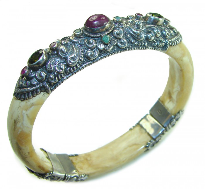 Authentic Buffalo Carved Bone 3.5 carat Ruby Amethyst .925 Sterling Silver handcrafted Bali Bracelet / Cuff - photo 2