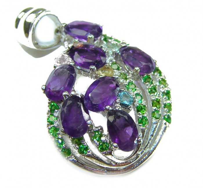 Mademoiselle - 14.2 carat Amethyst .925 Sterling Silver handcrafted Pendant - Close-up view of Mademoiselle amethyst sterling silver pendant