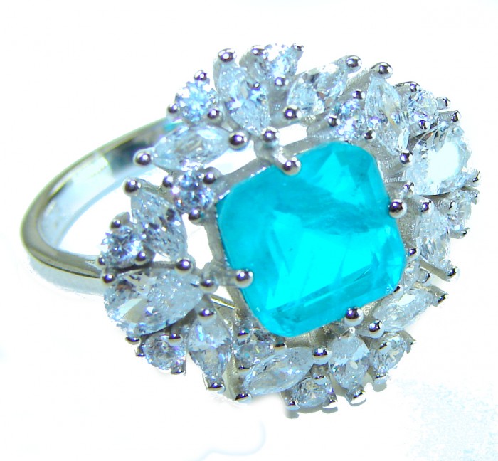 Vintage style - 4.5 carat Emerald .925 Sterling Silver handcrafted Statement ring size 7 1/2 - Emerald ring close-up with sparkling stones in vintage style.