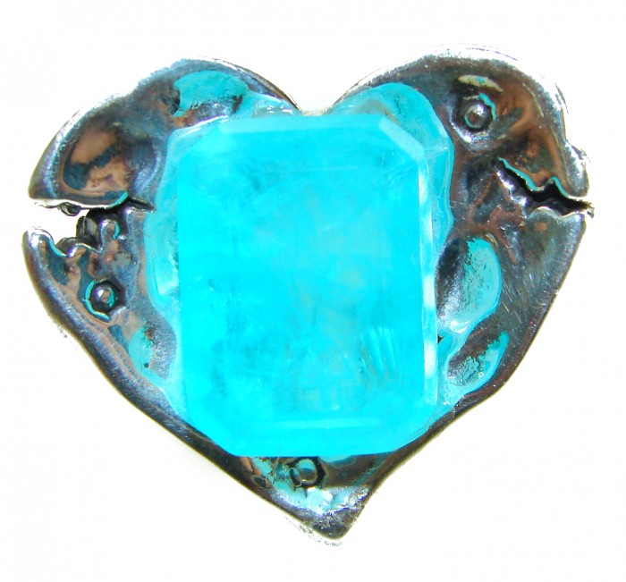 Love 27.5 carat heart shape Paraiba Tourmaline .925 Sterling Silver LARGE Ring size 6 - Heart-shaped Paraiba Tourmaline in silver setting, stone close-up.