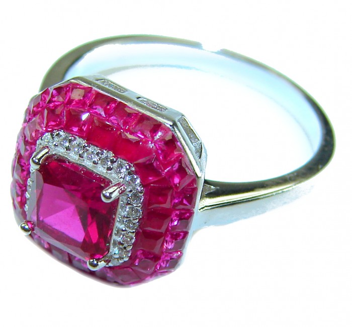 Art Deco - oval Cut - 7.8 carat Ruby .925 Silver handcrafted Cocktail Ring s. 8 - Art Deco ring with ruby and silver, side angle close-up.