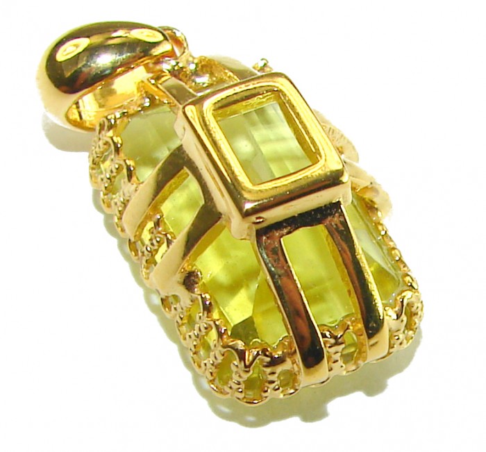 Baquette cut 10.3 carat Lemon Quartz 18K Gold over .925 Sterling Silver handcrafted pendant - Close-up of baguette cut lemon quartz in 18K gold setting