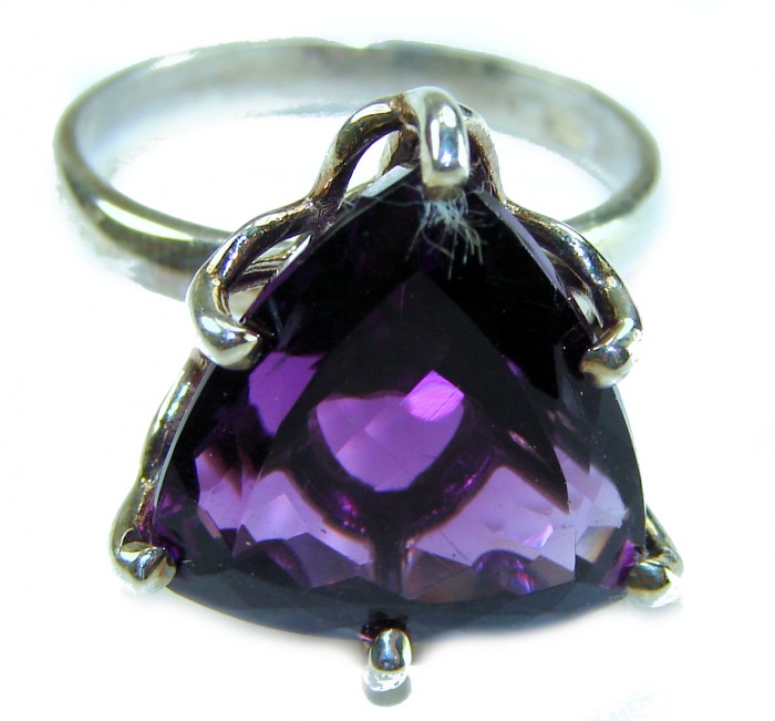 Odyssey 14.5 carat natural trillion cut Purple Amethyst .925 Sterling Silver Handcrafted Ring size 8 1/4 - Close-up of Odyssey 14.5 carat trillion cut purple amethyst ring