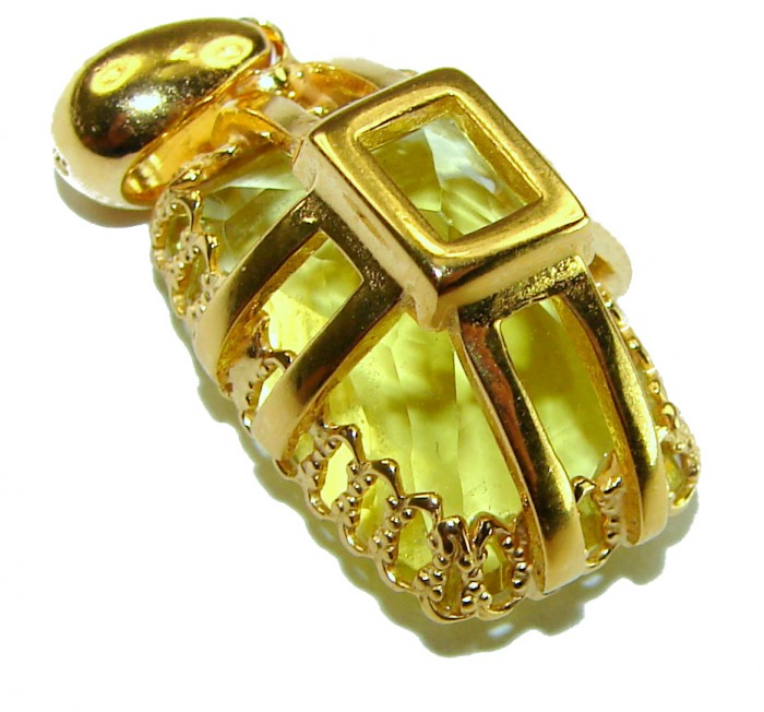 Baquette cut 10.3 carat Lemon Quartz 18K Gold over .925 Sterling Silver handcrafted pendant - Close-up of Lemon Quartz pendant with 18K gold setting