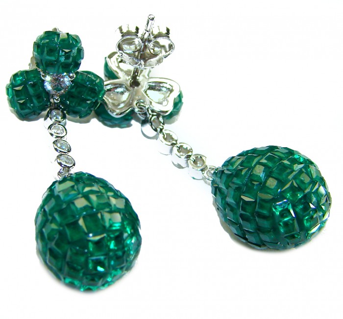 Giovanna - Authentic 21.9 carat Emerlad .925 Sterling Silver handcrafted earrings - Close-up of emerald earrings with sterling silver details